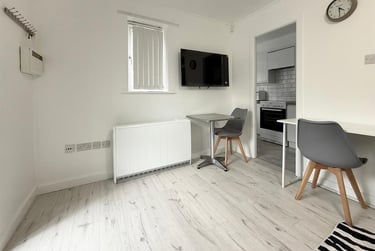 1 bed studio, Blackfriars Court, Newcastle Upon Tyne, Newcastle, NE14XB - Image 3